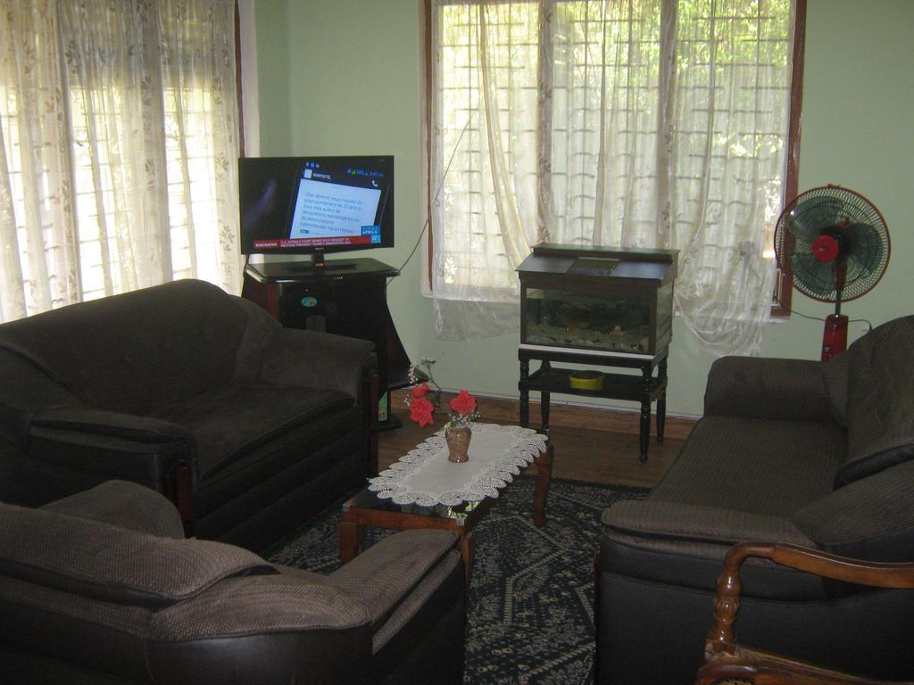 Appartement Jayawimana à Kandy Extérieur photo